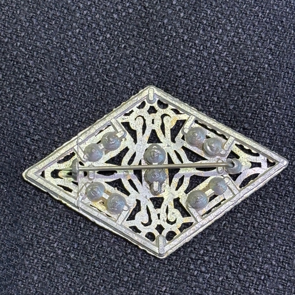 Vintage Gold Brooch - Picture 4 of 4
